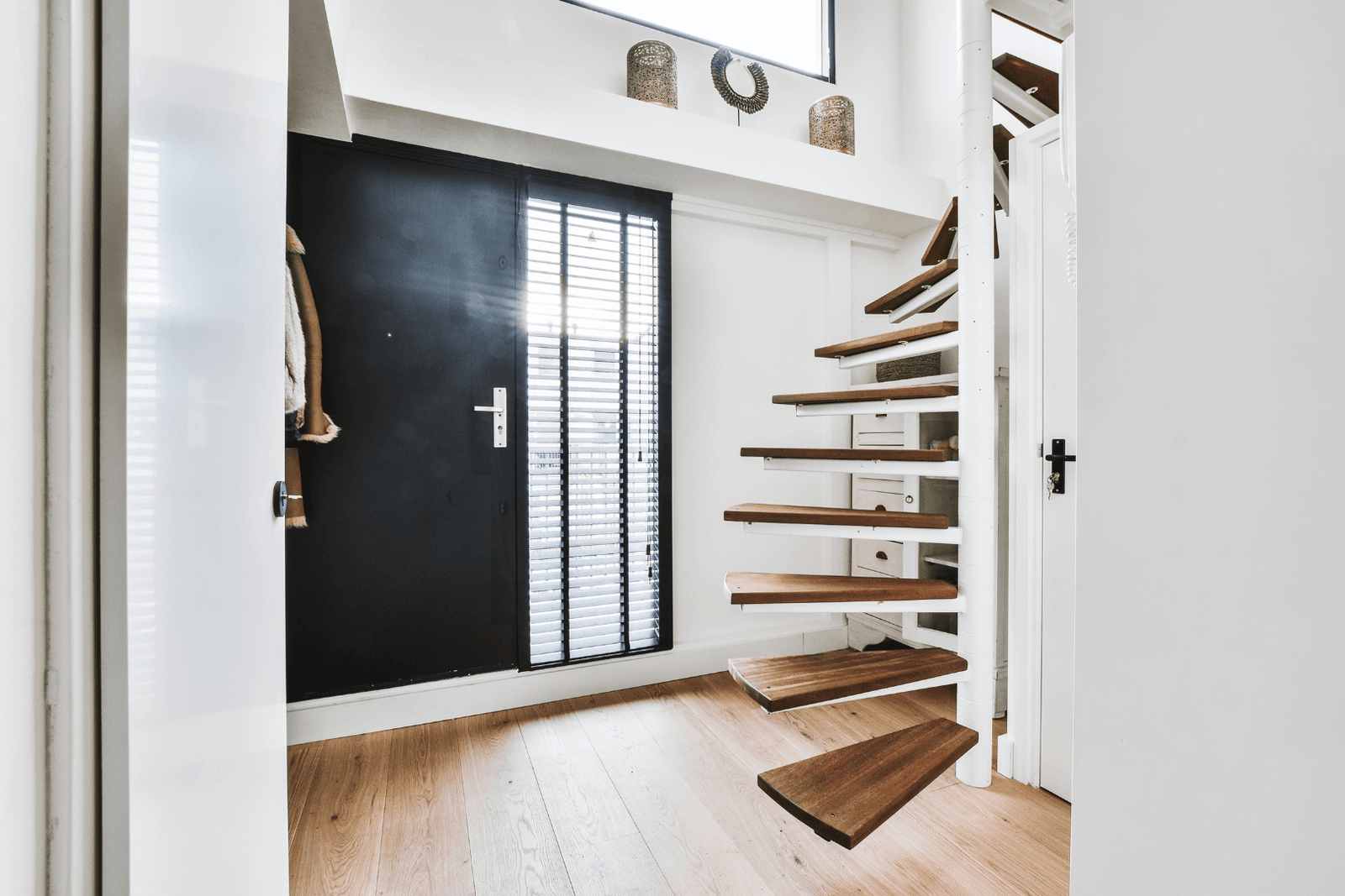 helical staircase_Everything to Know About Spiral Staircases