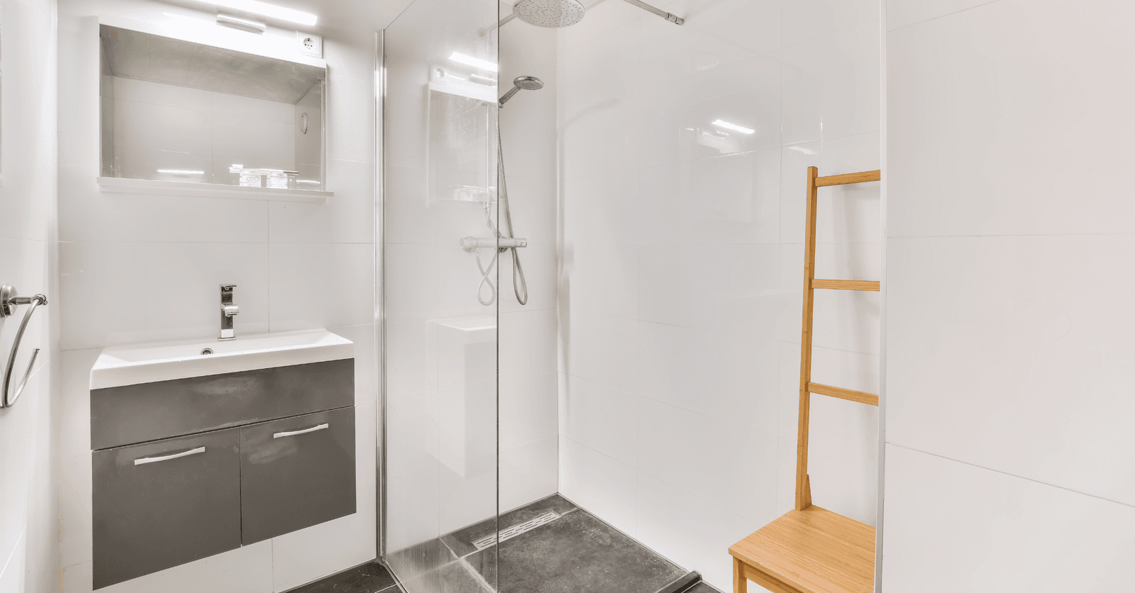 small bathroom decoration