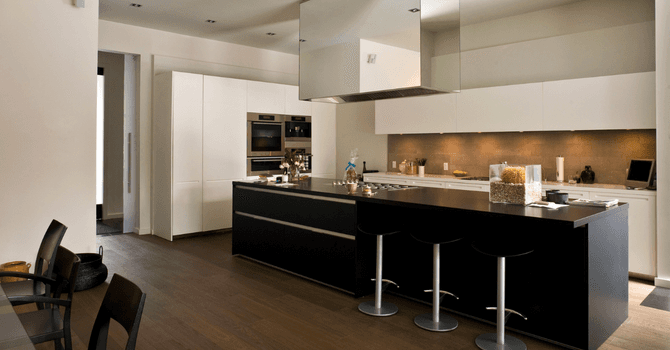 Contemporary-looking luxury kitchen