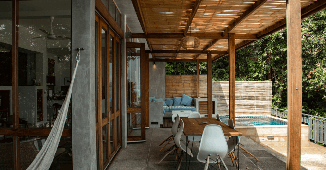 difference between deck and patio