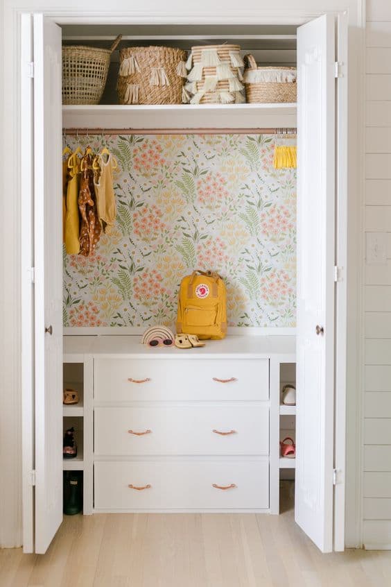 kids closet_ Wardrobe and Closet layouts: 10 examples