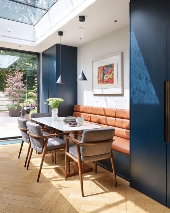 Coin repas avec banc intégré